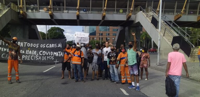 Garis realizam ato no Rio de Janeiro por vacina e contra reforma administrativa