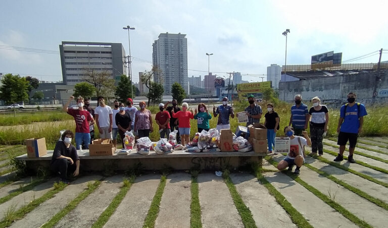 DCE da UFABC doa mais de 100 cestas básicas para estudantes e trabalhadores terceirizados