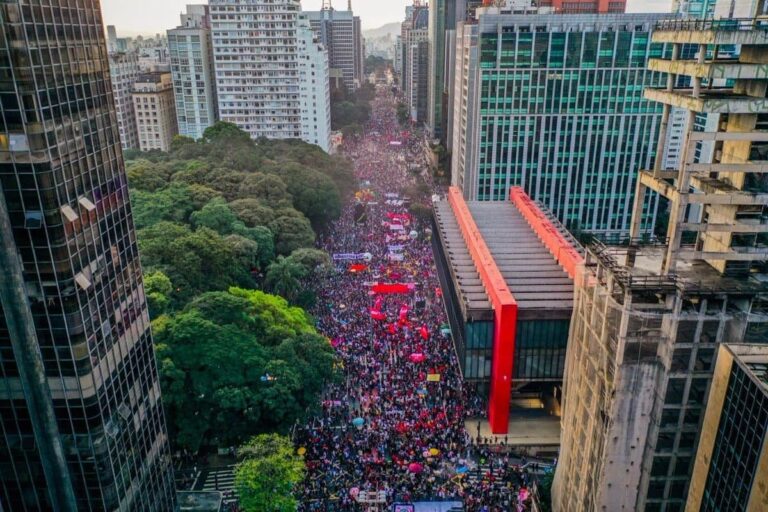 Mais de 500 mil pessoas vão às ruas pelo “Fora Bolsonaro”
