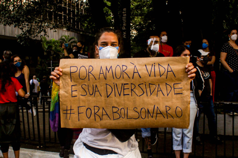 Junho: mês do orgulho LGBT+ e da luta contra Bolsonaro