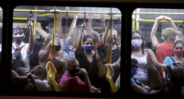 Empresários cortam linhas de ônibus no Rio de Janeiro
