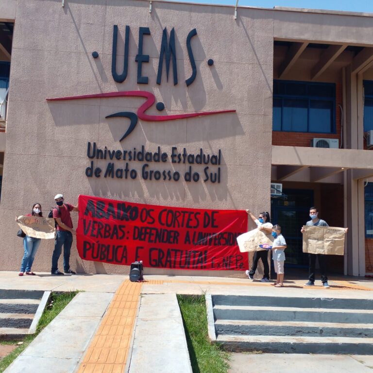 Estudantes da UEMS estão sem receber bolsas do PIBID e Residência Pedagógica