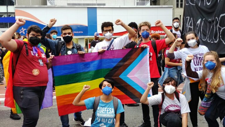 Por um Movimento LGBTIA+ Revolucionário