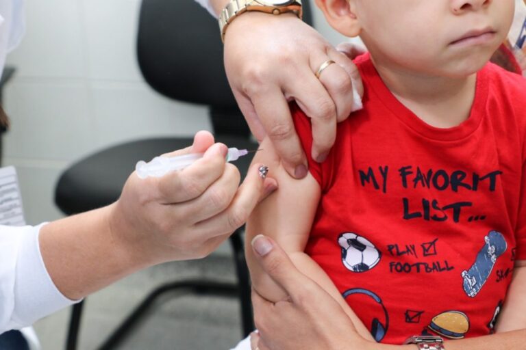 Vacinar as crianças é cuidar do futuro