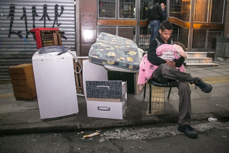 Preço do aluguel dispara no Rio e população sofre com despejos
