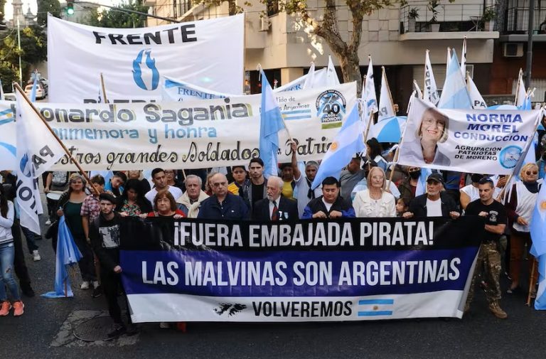 As Malvinas são argentinas! Fora imperialistas!