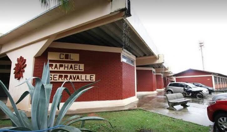 Estudantes do Colégio Estadual Raphael Serravalle em Salvador ficaram meses sem aulas de física