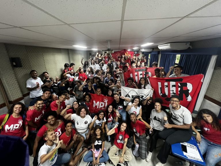 Após 5 anos, estudantes refundam AMES Rio em seu 27° Congresso