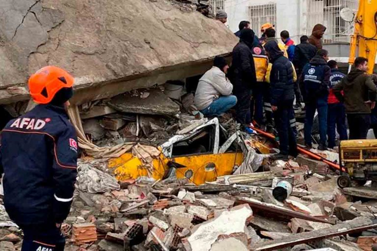 Cuba e Palestina enviam equipes de solidariedade a vítimas de terremotos na Turquia e Síria