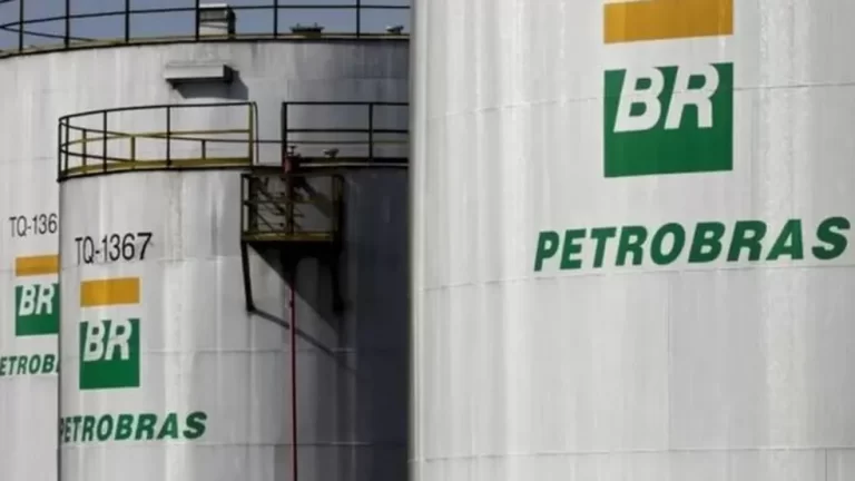 Petrobras tem maior lucro da história e dinheiro pode ir para acionistas ricos