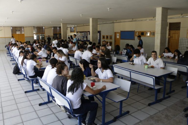 Estudantes no RN passam fome em sala de aula devido a falta de merenda escolar