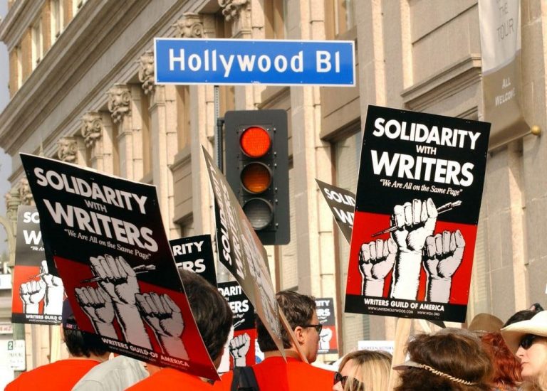 Greve dos roteiristas de Hollywood denuncia o fracasso do capitalismo