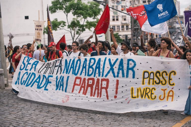 Estudantes de Salvador organizam a luta contra o aumento da tarifa nos ônibus
