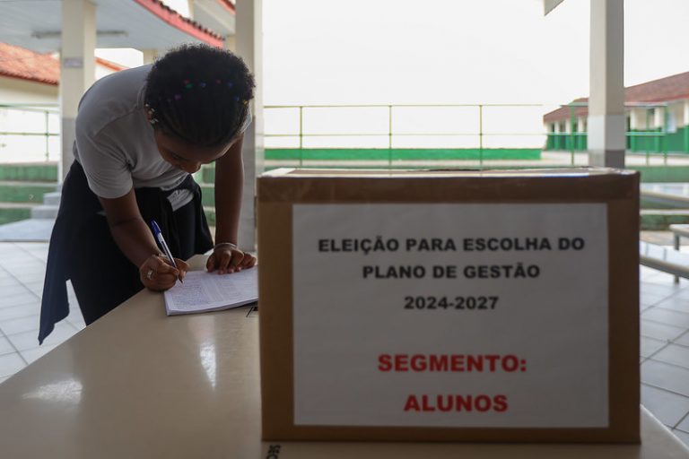 Jorginho Mello acaba com democracia nas eleições de diretores das escolas