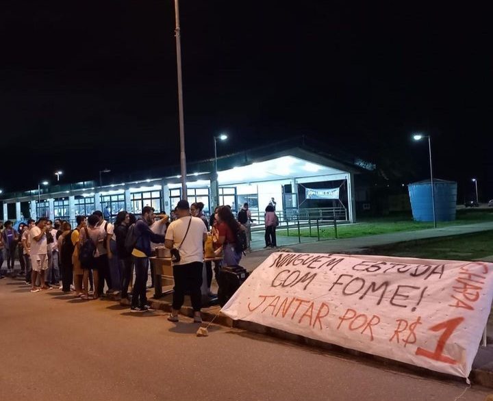 Estudantes conquistam a reabertura e a diminuição do preço do RU da UFPE em Caruaru