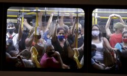 88579259_RI-Rio-de-Janeiro-RJ-23-06-2020-Pandemia-Covid-19BRT-lotado-em-direcao-de-Campo-Grand