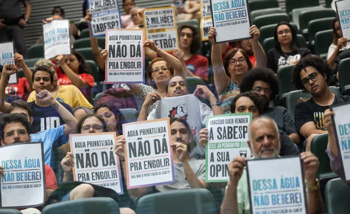 Câmara de São Paulo dá golpe para votar a privatização da Sabesp