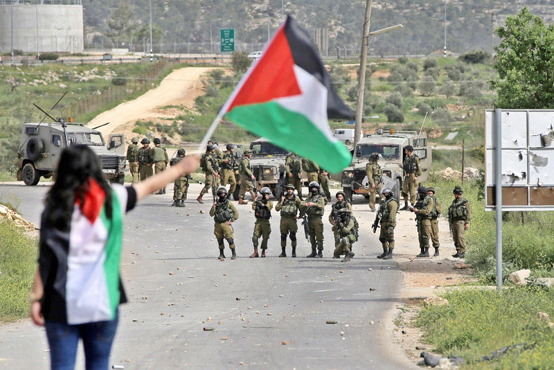 Exército de Israel usa contra o povo palestino os veículos de guerra que o Exército brasileiro quer comprar da Elbit Systems. Foto: Shadi Hatem