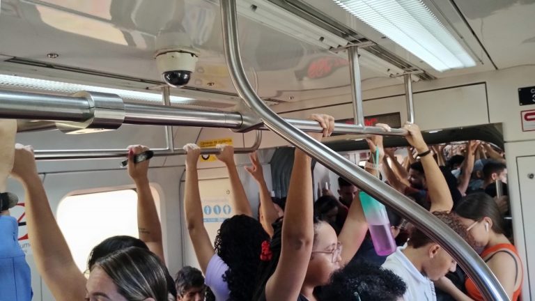 Um dia no metrô de Recife