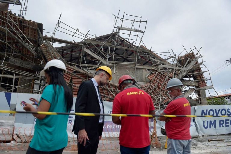 Desabamento do Recife Expo Center deixa seis trabalhadores feridos