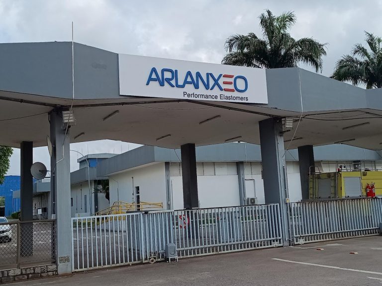 Arlanxeo demite 2 mil trabalhadores e fecha unidade em Pernambuco