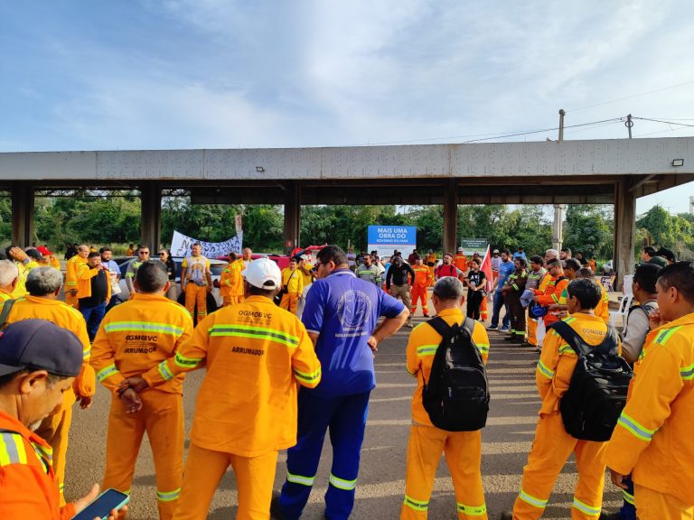 Categoria portuária realiza greve nacional contra alteração na Lei dos Portos