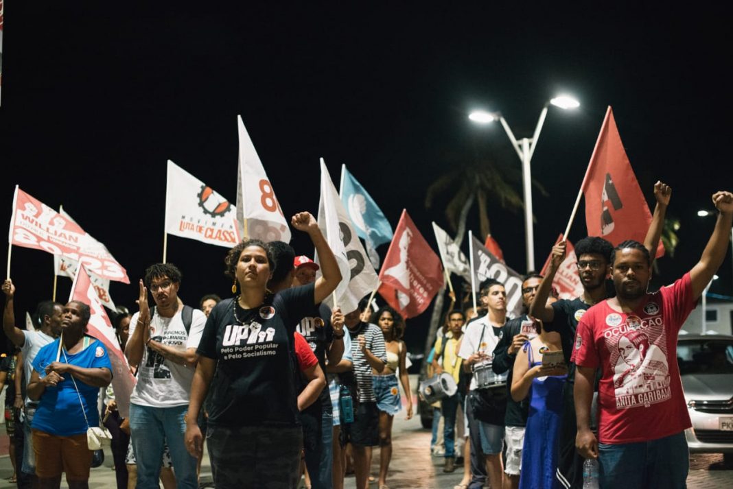 Ato de rua registrou o repúdio popular ao ato racista contra Eslane Paixão, candidata da UP em Salvador. Foto: JAV BA