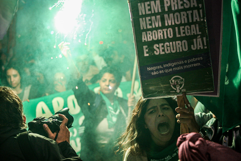 Mulheres devem se engajar na luta contra a PEC 164/2012, que acaba com o direito ao aborto legal. Foto: Laura Di Lua