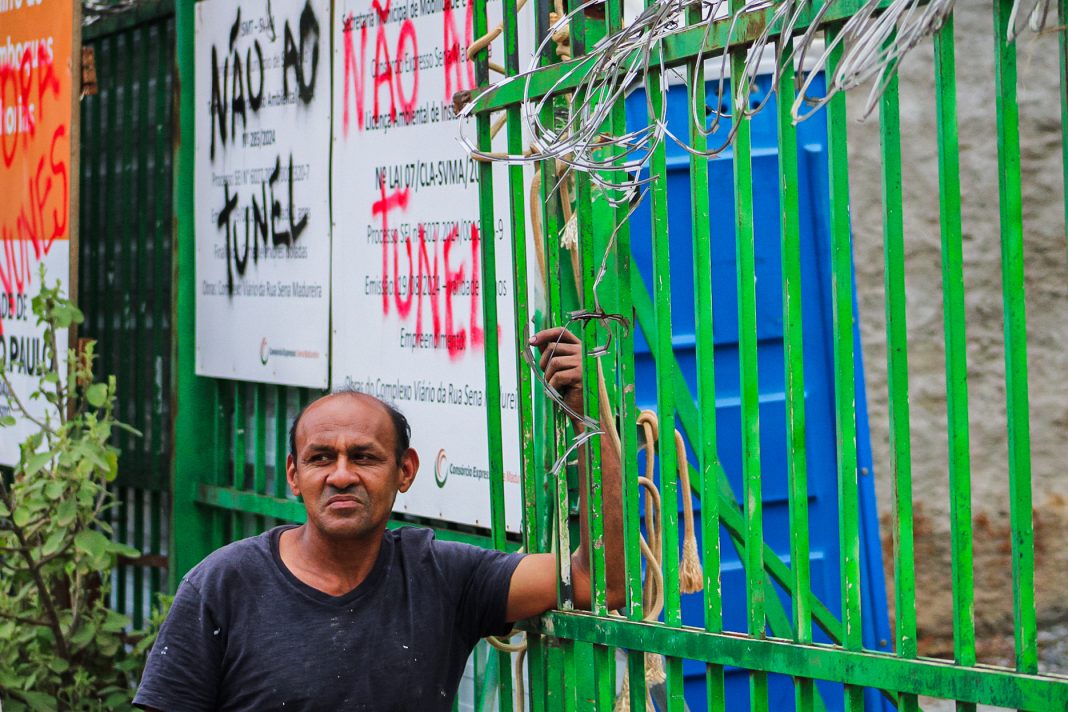 Moradores da Comunidade Souza Ramos se organizam para resistir à construção irregular de um túnel sobre suas casas. Foto: Wildally Souza/JAV