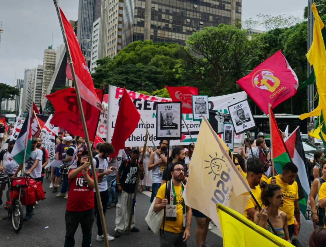 Manifestação em São Paulo reuniu organizações do povo palestino e movimentos sociais. Foto: Felipe Gomes/Rede JAV SP