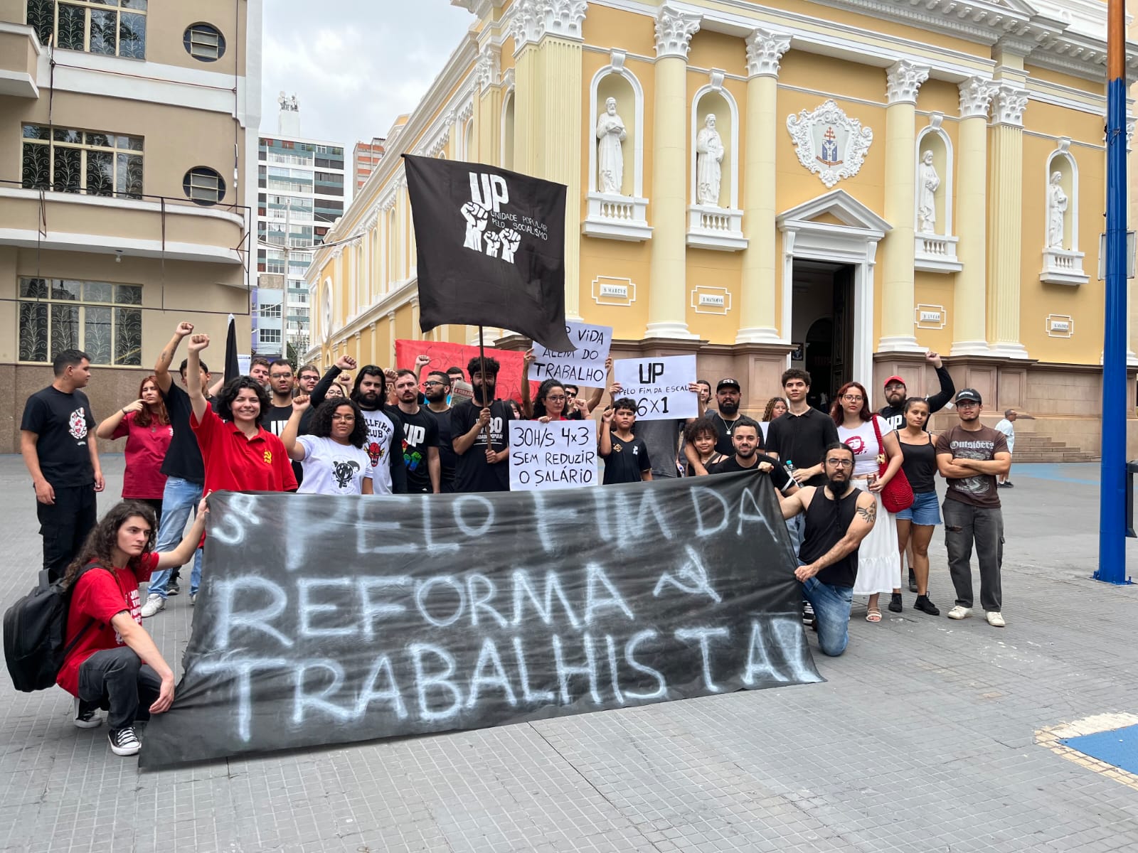 A Unidade Popular (UP) esteve presente nos atos contra a escala 6x1, em Sorocaba. Foto: JAV/SP