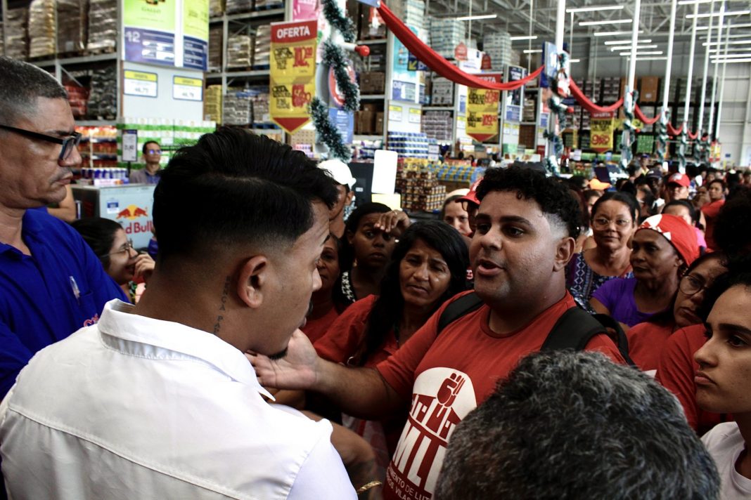 Natal Sem Fome. Tentativas de negociações do MLB com o Mix Mateus, em Recife. Foto: Jesse Lisboa (JAV/PE)