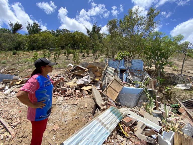 Usineiros destroem casas e vidas de centenas de camponeses em Alagoas