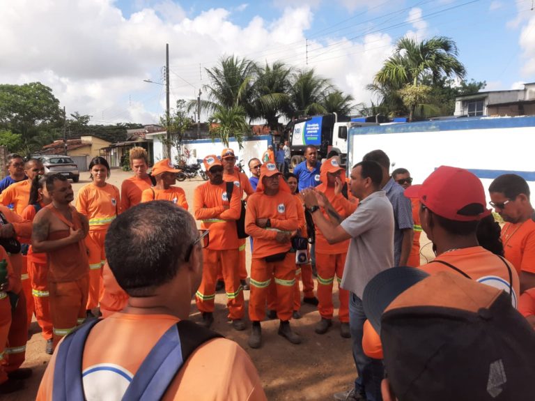 Trabalhadores da limpeza urbana fazem greve em Bayeux e Cabedelo