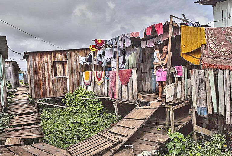 Desigualdade no Brasil: aumenta número de bilionários enquanto povo fica mais pobre