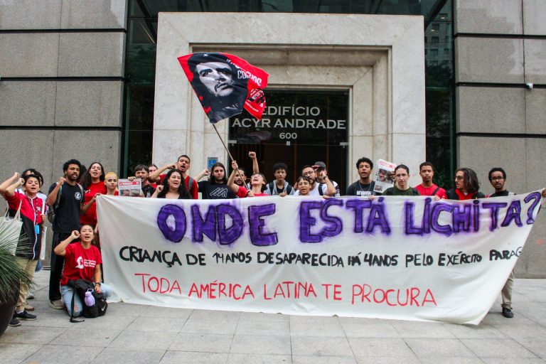 Manifestação no consulado paraguaio em São Paulo pediu o aparecimento com vida de Lichita. Foto: Wildally Souza (JAV/SP)