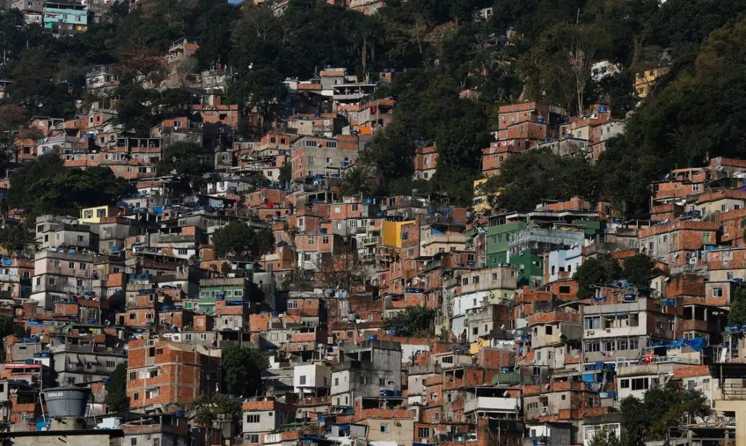 Crescimento das favelas é reflexo da exclusão dos mais pobres no sistema capitalista. Foto: Fernando Frazão/Agência Brasil