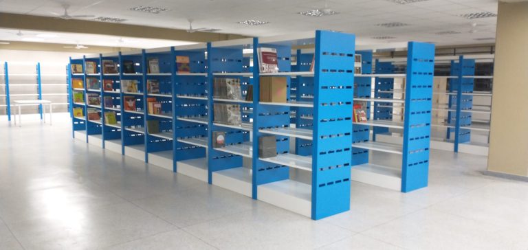 Biblioteca vazia do CEU Carolina Maria de Jesus, no bairro Carrão, mostra efeitos da privatização na educação e cultura. Foto: DESPRIVATIZACEUS
