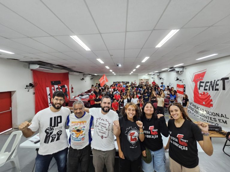 Estudantes se reúnem em Niterói para plenária nacional de Grêmios da FENET, convocando o ENET. Foto: JAV/RJ