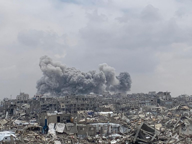 Estado fascista de Israel assassina pessoas por meio de bombardeios aéreos. Foto: Arquivo Farsnews.