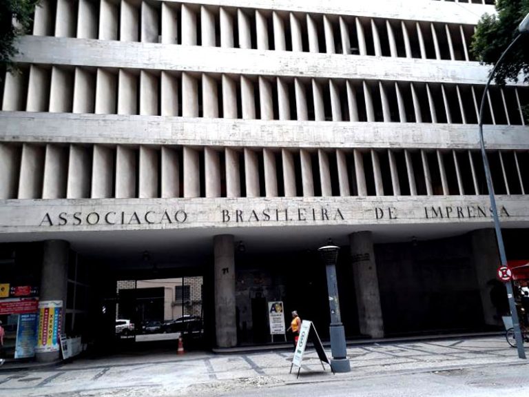 Fachada do prédio da Associação Brasileira de Imprensa, no Centro do Rio.
