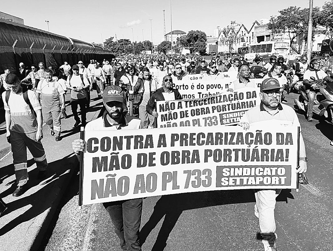 portuários. Passeata no Porto de Santos durante a paralisação. Foto: Pedro Alves JAV/SP