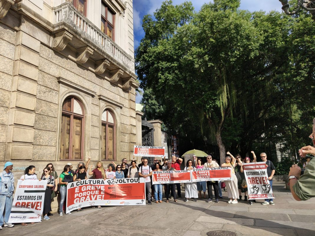 CULTURA. Ato da greve no Museu da República (RJ). Foto: SINDSEP/RJ