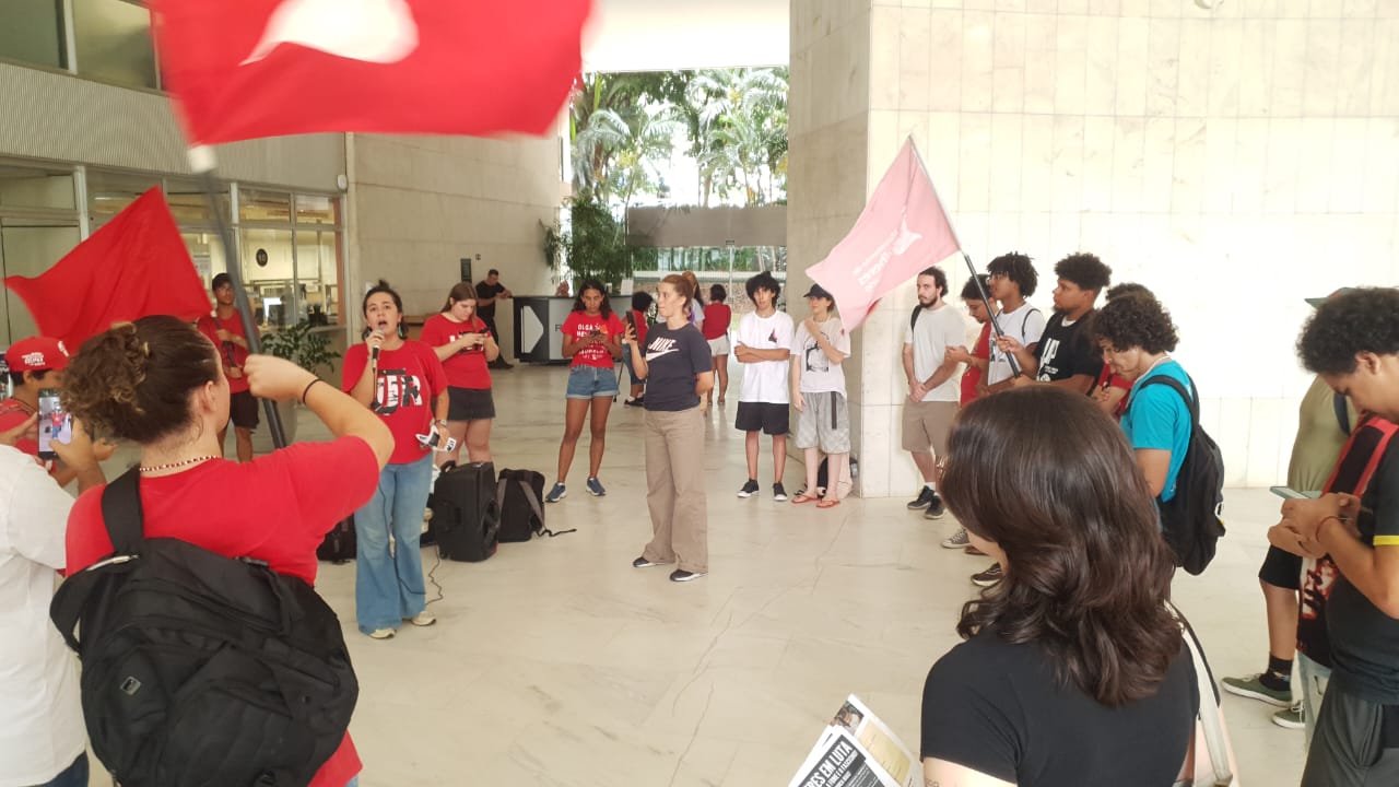 Ato na prefeitura de Campinas após a reintegração de posse da Ocupação Maria Lúcia Petit Vive!
