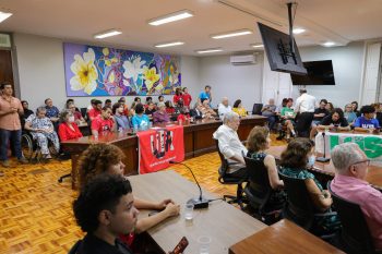 Estudantes organizados no Correnteza e na UJR participam da homenagem à Bergson