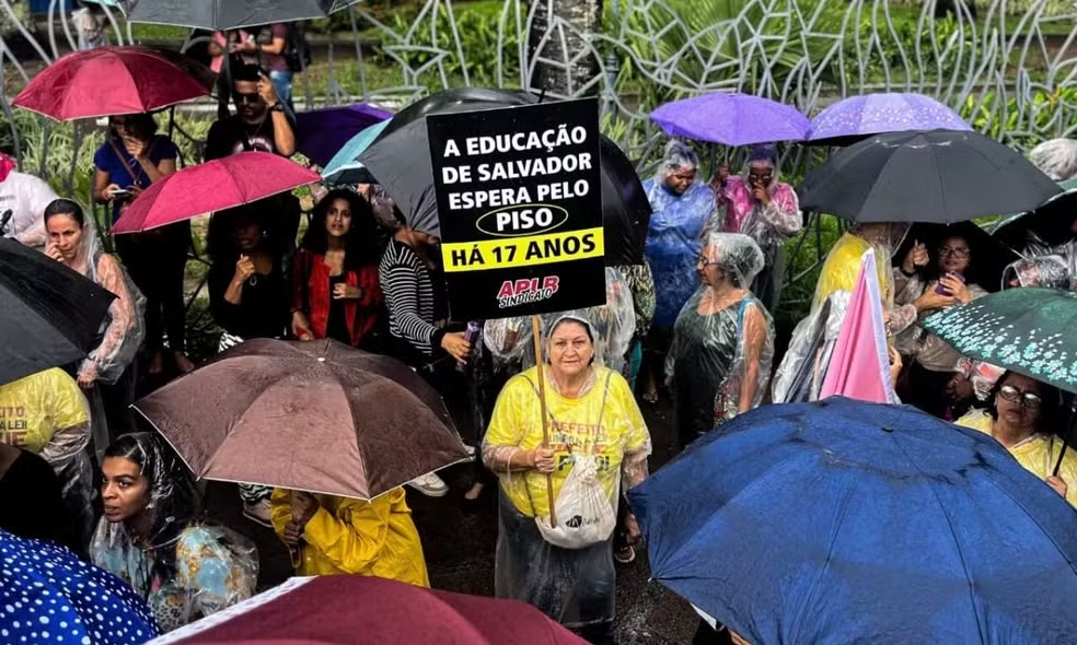 Professores da rede municipal de Salvador estão em greve desde 5 de maio. Foto: APLB-Sindicato