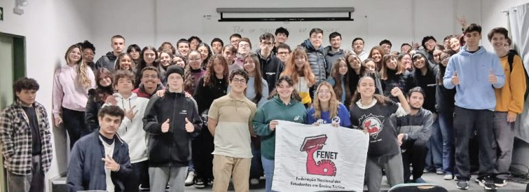Estudantes do IFRS mobilizados na paralisação de três dias por assistência estudantil. Foto: FENET