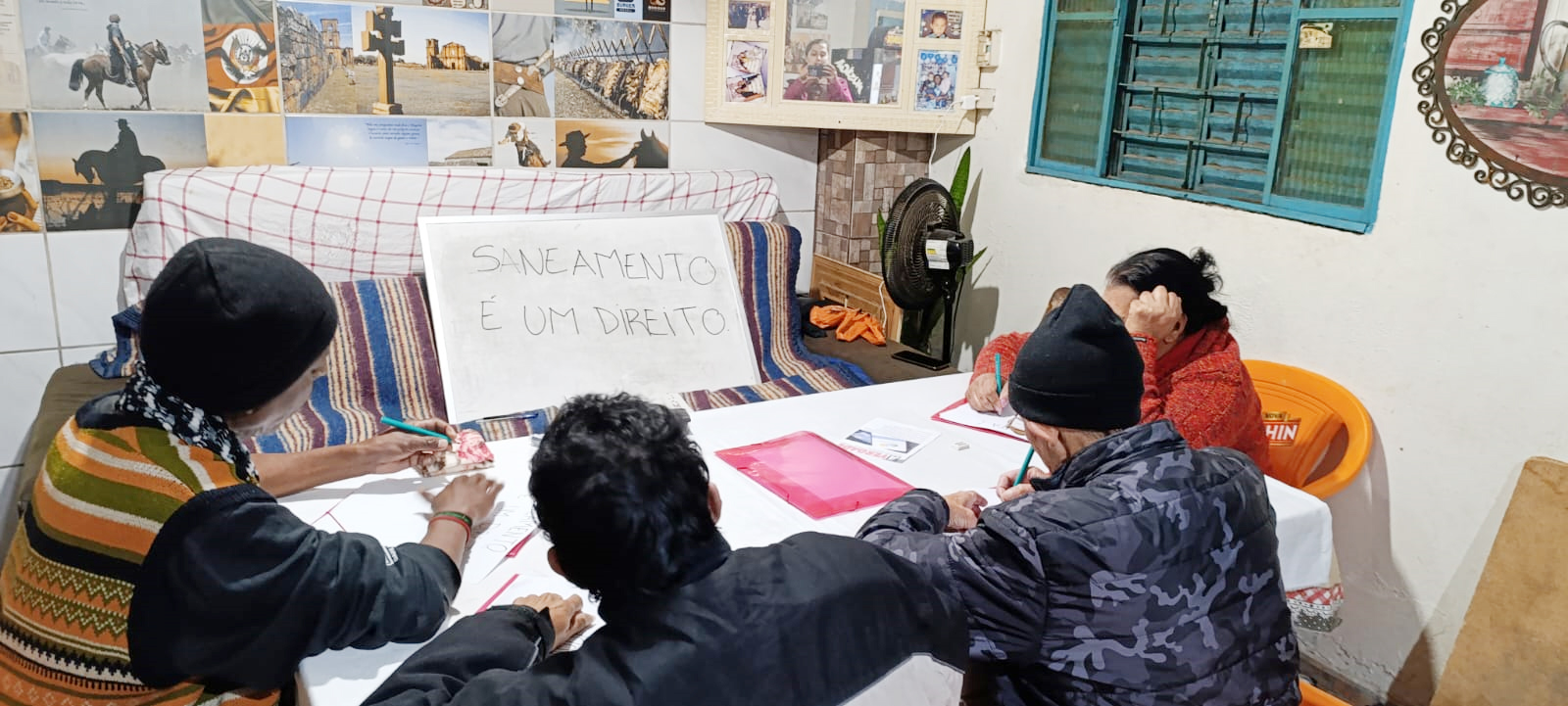 Território livre de analfabetismo. Nova turma da campanha de alfabetização em Porto Alegre. Foto: MLB/RS