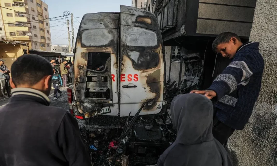 Mais de 100 jornalistas já foram mortos na Faixa de Gaza desde outubro de 2023.
