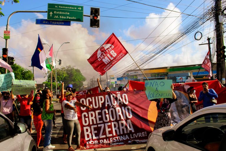 MLB realiza protesto no Recife (PE) contra despejo da ocupação Gregório Bezerra